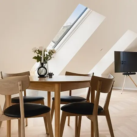 Dinbnb Apartments I Mid-City Luxury With Mini Balcony And Smart Tv & Sound System Берген Экстерьер фото