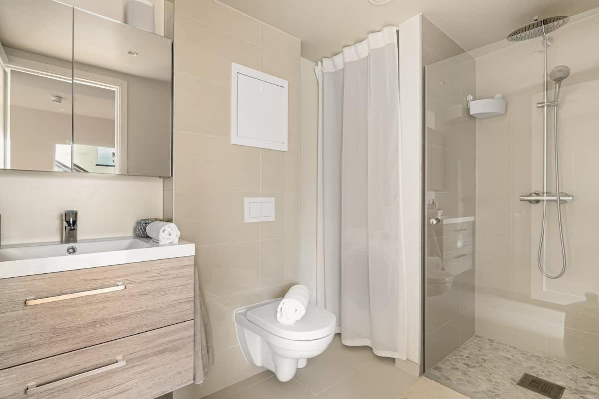 Dinbnb I Mid-city Luxury With Mini Balcony And Smart Tv & Sound System Сasa de vacaciones *